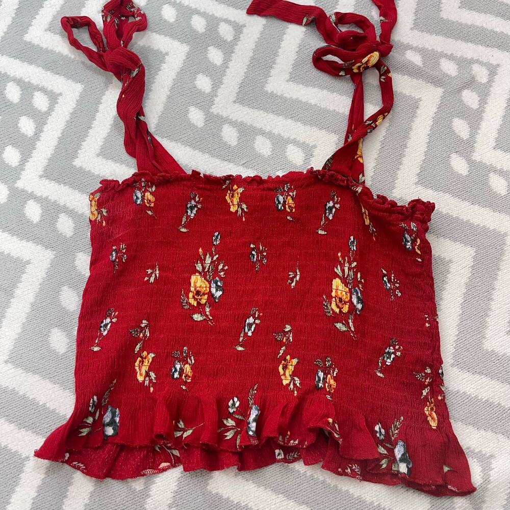 Kendall & Kylie Red Floral Crop Top Size‎ L